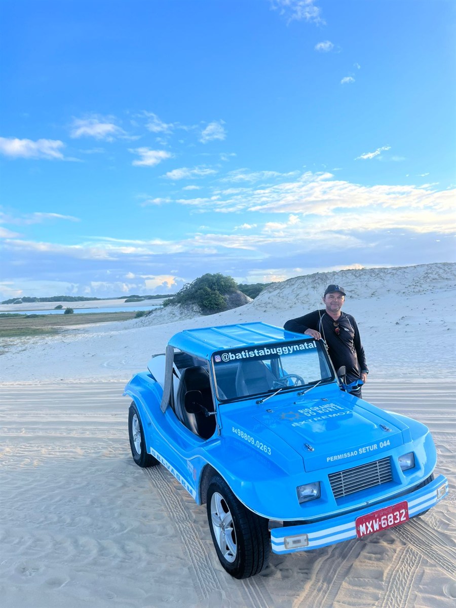 Batista com buggy nas dunas de Natal